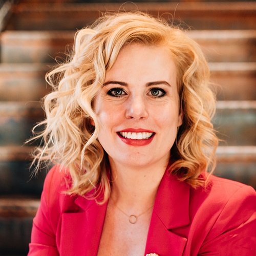 Dr. Carmen Mayer