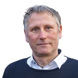 Dr. Raimund Schriek